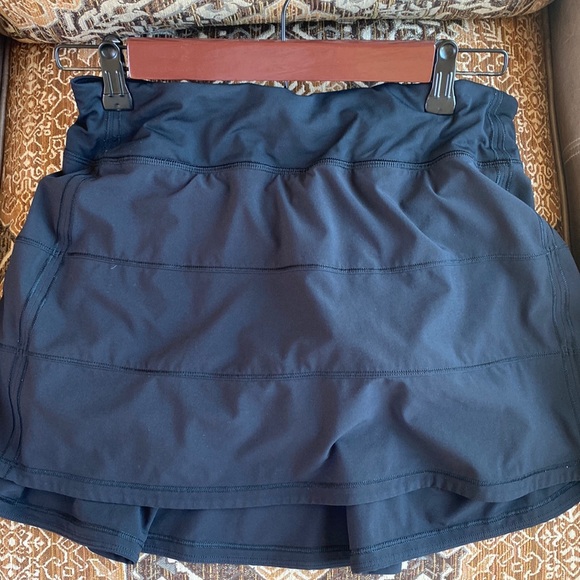 lululemon athletica Dresses & Skirts - lululemon pace rival skirt size 6